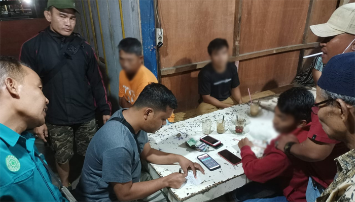 Foto Polsek Palembayan Amankan 4 Pelaku Judi 