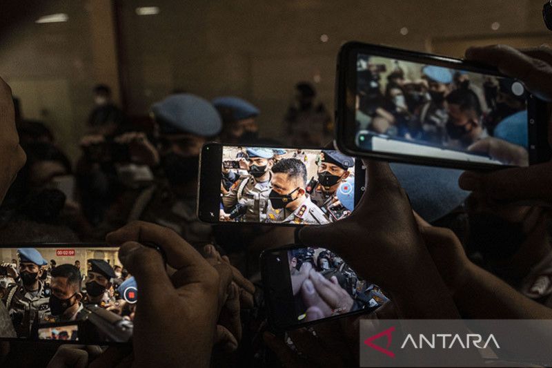 Foto Pagi Ini Ferdy Sambo JaIani Sidang Etik di Mabes Polri