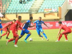 Foto Hasil Laga Semen Padang FC Kontra PSPS Riau Imbang Lagi