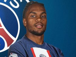 Foto Renato Sanches Resmi Gabung PSG