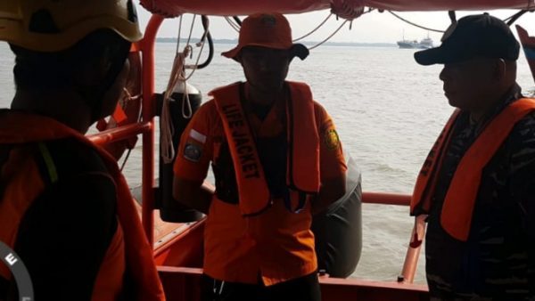 Foto Jatuh ke Sungai Saat Kapal Diperiksa Bea Cukai, Warga Sumut Hilang