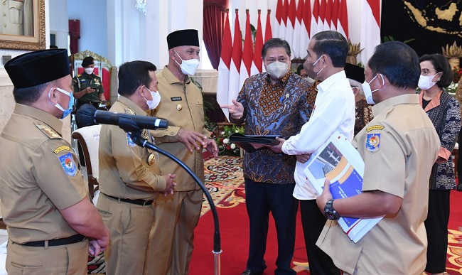 Foto Jokowi Minta Kepala Daerah Gunakan APBD Cegah Persoalan Akibat Kenaikan Harga BBM