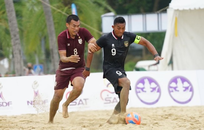 Foto Kalah di Laga Perdana AFF Beach Soccer 2022, Pelatih: Indonesia Tak Beruntung