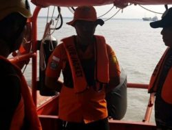 Foto Jatuh ke Sungai Saat Kapal Diperiksa Bea Cukai, Warga Sumut Hilang