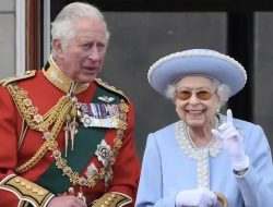 Foto Gantikan Ratu Elizabeth II, Pangeran Charles Pegang Takhta Kerajaan Inggris