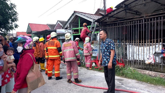 Foto Kebakaran di Kelurahan Sekip, Begini Kata Kapolsek Limapuluh