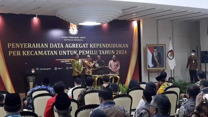 Foto Kemendagri Serahkan DAK2 ke KPU untuk Pemilu 2024