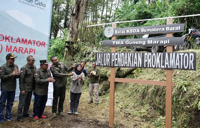 Foto Bupati Tanah Datar Protes Jalur Pendakian TWA Gunung Marapi Disebut Wilayah Agam