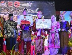 Foto Arif Maulana-Aulia Rahmi Jadi Uda dan Uni Kabupaten Agam 2022