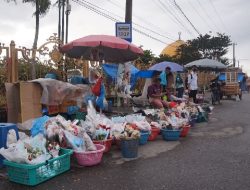 Foto Meraup Rupiah dari Jual Buket Bunga Saat Wisuda