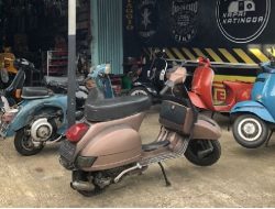 Foto Bengkel Vespa, Dulu dan Sekarang