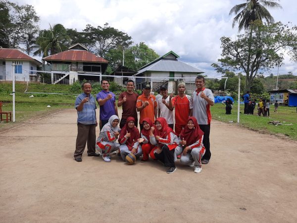 Foto Ratusan Peserta Ikuti Lomba Baca Puisi dan Tanding Voly Campuran Digelar PGRI Limo Kaum