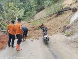 Foto Hujan Lebat, Sejumlah Lokasi Alami Longsor di Agam