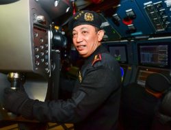 Foto Kapolri Pastikan Proses Pencarian Kru Helikopter P-1103 Dilakukan Maksimal