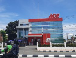 Foto Walikota Padang Tidak Tahu Izinnya, Ada Toko ACE Berdiri di Jalan Sudirman