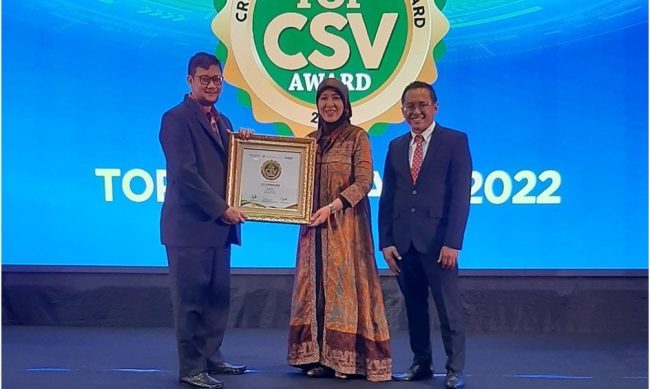 Foto Konsisten Melestarikan Bumi, Cprocom Raih Top CSV Award 2022