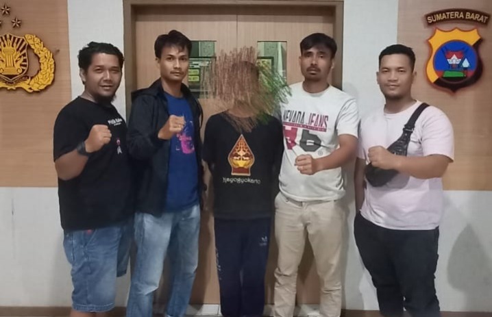 Foto Warga Limapuluh Kota Ditangkap Diduga Curi Tas di Masjid Sawahlunto