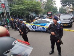 Foto Ledakan Diduga akibat Bom Bunuh Diri Terjadi di Polsek Astanaanyar Bandung