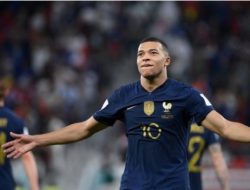 Foto Dua Golnya Bawa Prancis Kalahkan Polandia, Mbappe Akui Obsesinya Juarai Piala Dunia