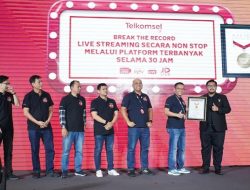 Foto Telkomsel Official Store Raih Penghargaan MURI