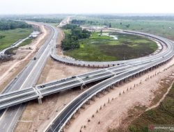 Foto Sebanyak 880.000 Kendaraan Lintasi Tol Trans Sumatera jelang Natal