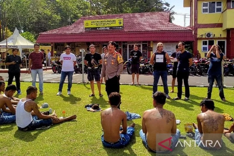 Foto Delapan Preman Ditangkap Polresta Padang, Ini Ulahnya