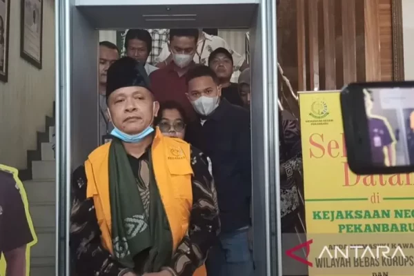 Foto Mantan Rektor UIN Suska Tuduh Jaksa Terima Sejumlah Uang atas Perkaranya