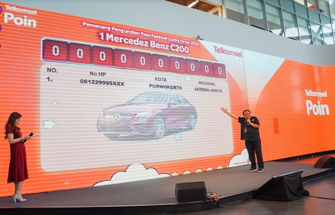 Foto Telkomsel Umumkan Pemenang Program Poin Festival Lucky Draw 2022 Berhadiah 5 Mobil Mewah