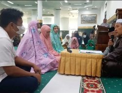 Foto Tiga Wanita Cantik dan Seorang Pria Masuk Islam di Pekanbaru