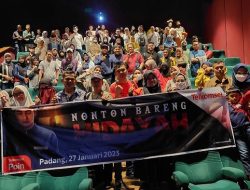 Foto Telkomsel Ajak Pelanggan Kota Padang Nonton Bareng Gratis Film Hidayah