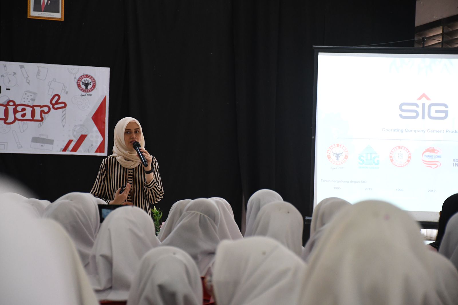 Foto Road to 113 Tahun, Semen Padang Mengajar di SMK Negeri 1 Dumai