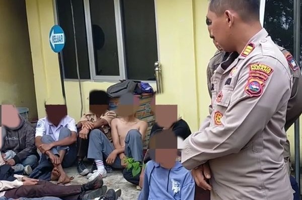 Foto Puluhan Pelajar di Padang Diamankan Diduga Hendak Tawuran