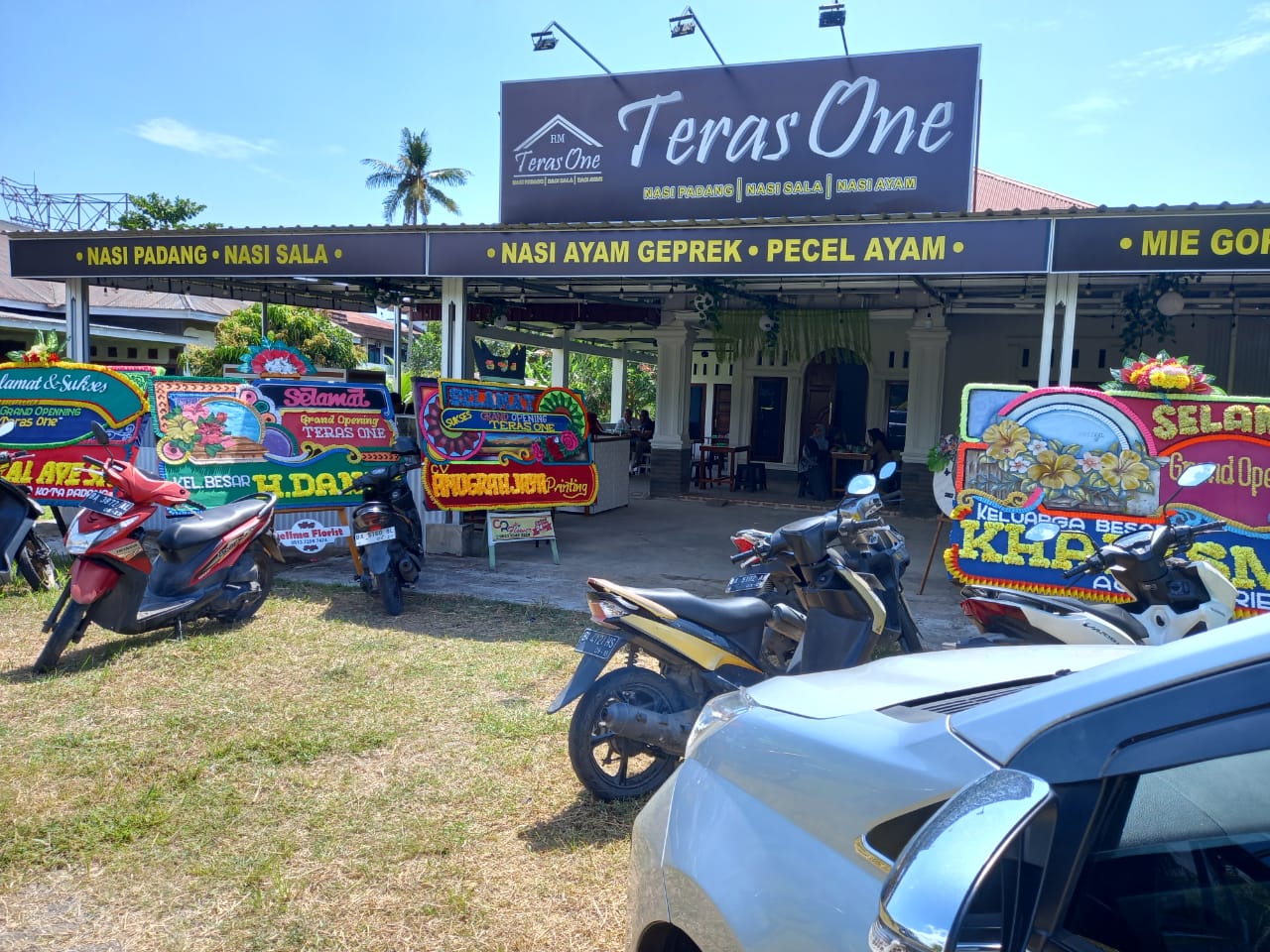 Foto Teras One, Masakan Rumahan harga Kantong Mahasiswa di Kota Padang