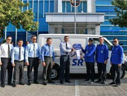 Foto Perumda AM Kota Padang Terima Mobil Layanan dari Bank Nagari