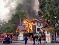 Foto Gedung Mal Pelayanan Publik DPMPTSP Pekanbaru Terbakar