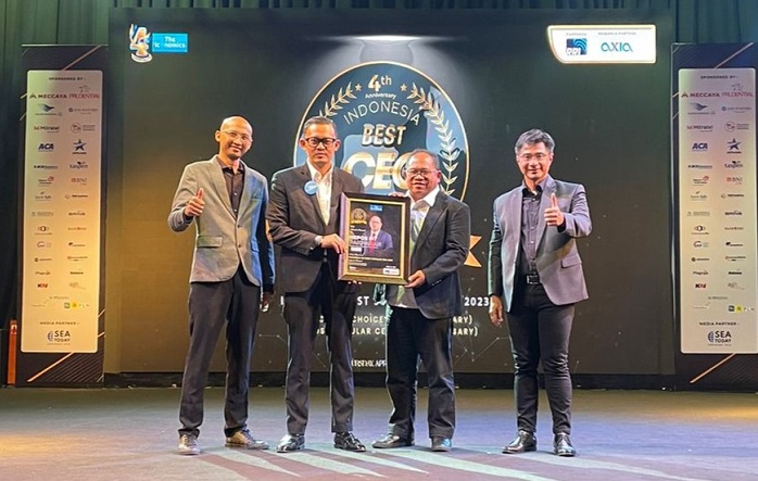 Foto Dirut Pertamina Trans Kontinental Raih Penghargaan di Ajang Indonesia Best CEO Awards 2023