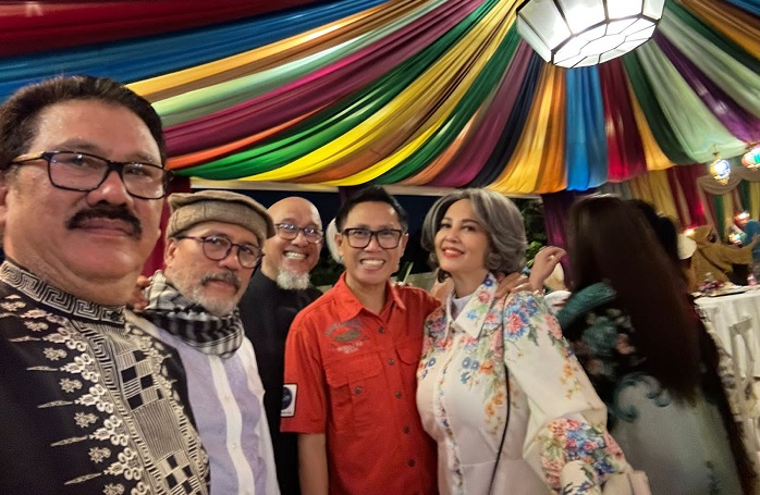 Foto Buka Puasa Bersama Para Legend Dunia Hiburan Indonesia 