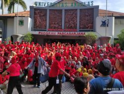 Foto Pecah Kampus Merah, HBH Silaturahmi Akbar Bertabur Doorprize