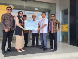 Foto Program Ramadan UUS Maybank Indonesia, Jangkau Ribuan Anak Yatim Penerima Bantuan