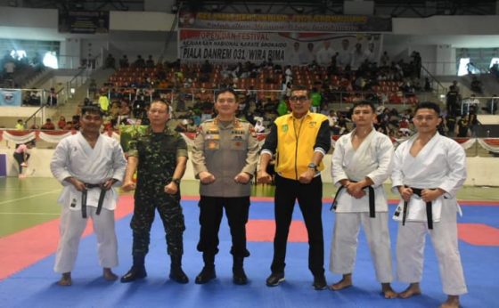 Foto Kapolda Riau dan Danrem 031/WB Buka Kejurnas Karate Shokaido 2023