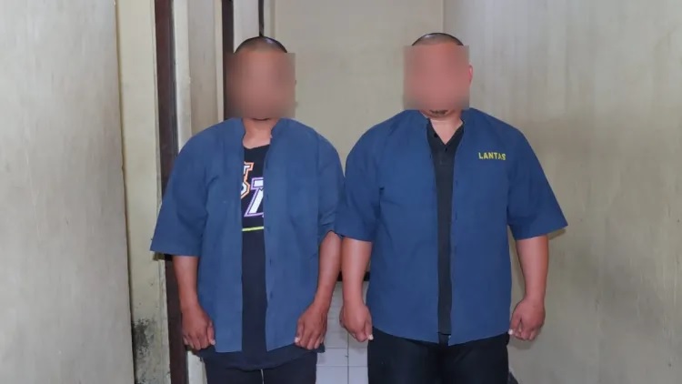Foto Ketahuan Mencuri Telur, Dua Pria Diamanan Polres Payakumbuh