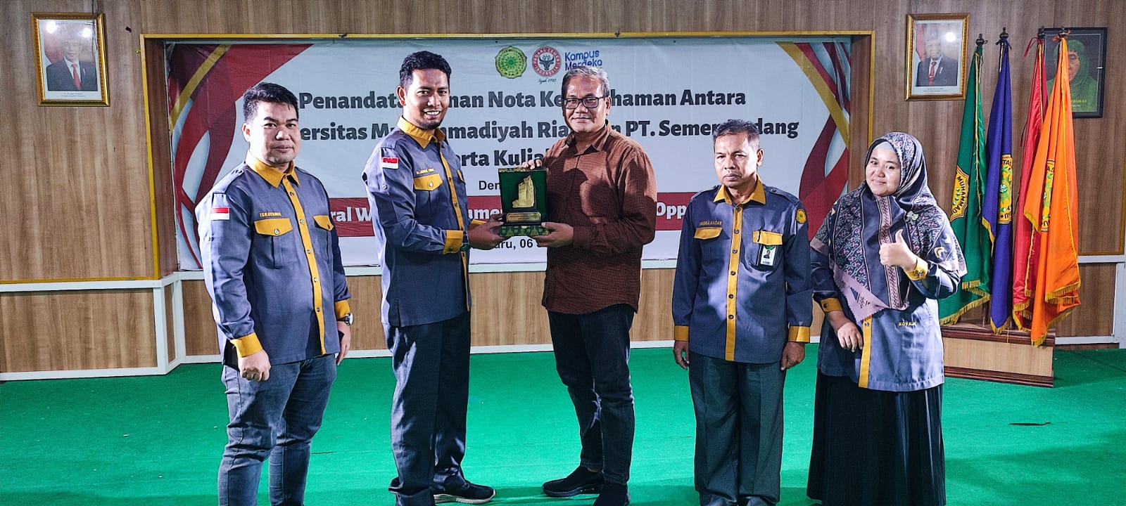 Foto PT Semen Padang Tandatangani MoU dengan Universitas Muhammadiyah Riau