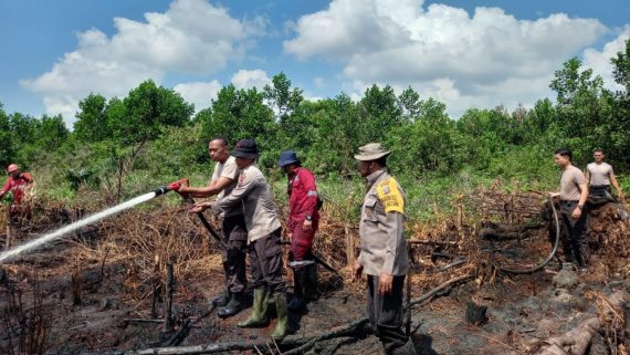 Foto Sudah Padam, Api Sempat Menyala Lagi di Kelurahan Air Hitam