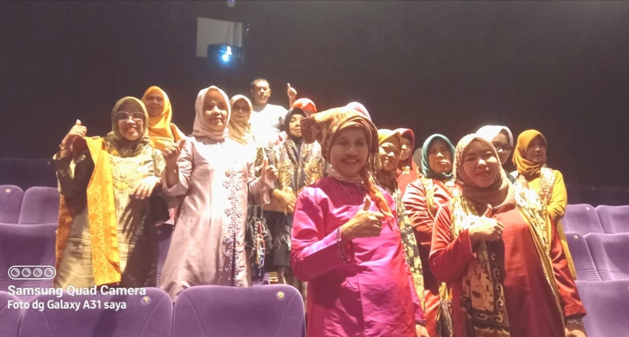 Foto Ketua Bundo Kandung Jakut Evi Susanti Ajak Nobar Film Onde Mande