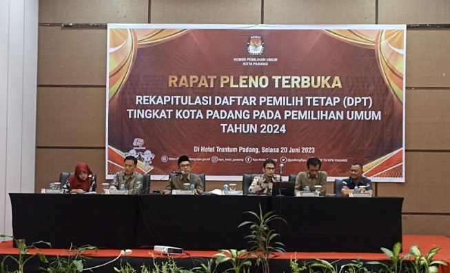 Foto KPU Catat 2.070 Orang di Padang Tak Penuhi Syarat Sebagai Pemilih