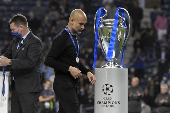 Foto Pep Bawa Manchester City Juara Champion, Ini Pesan Penting dari Sir Alex