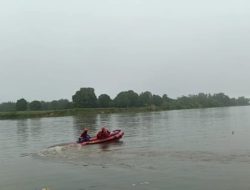 Foto Mahasiswa yang Tenggelam di Pulau Cinta Masih Dicari