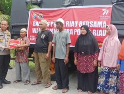 Foto 100 Paket Sembako Sukses Disalurkan Polda Riau dan WMPR