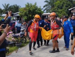 Foto Berselang 4 Jam, Tim SAR Temukan Bocah Perempuan Kedua yang Tenggelam di Sungai Siak