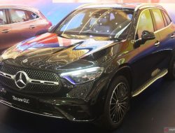 Foto Mercedes Kembali Hadirkan Model Kendaraan Rakitan Lokal The New GLC